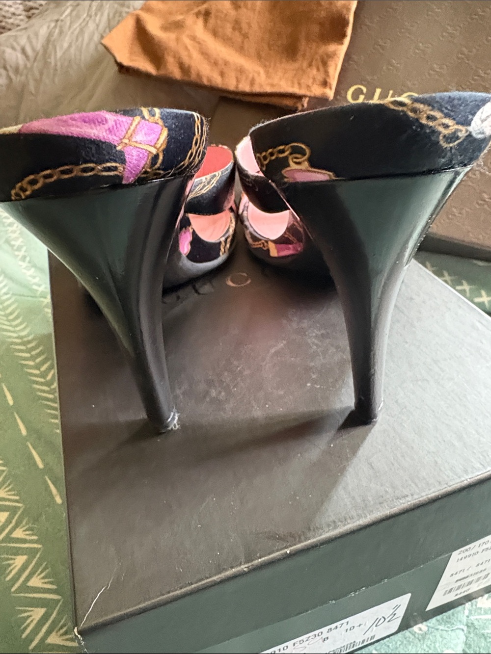 Gorgeous Gucci Black Chain-Print Mules with Pink Footbed size 10.5 Sexy & Chic - Picture 3 of 11